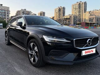 2021 Volvo V60 Cross Country II, чёрный, 4450000 рублей, вид 3