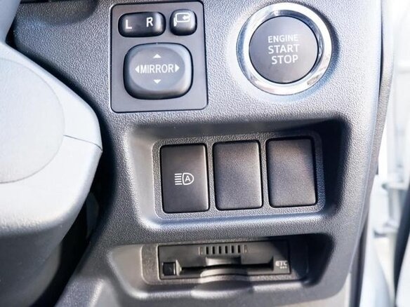 2023 Toyota HiAce H200 Рестайлинг, белый, 4989000 рублей - вид 18