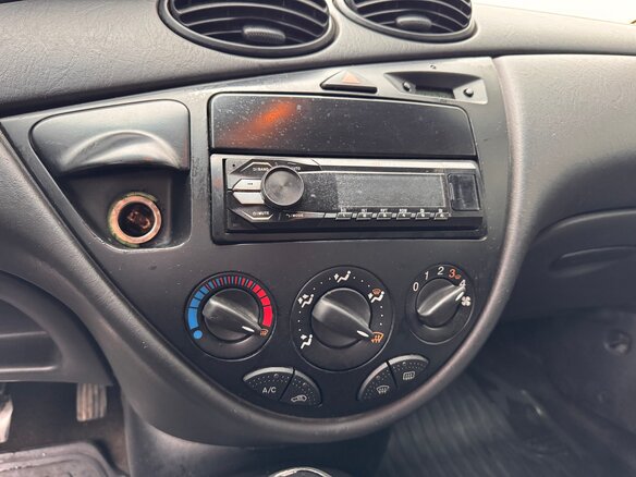 2004 Ford Focus I Рестайлинг, серый - вид 12