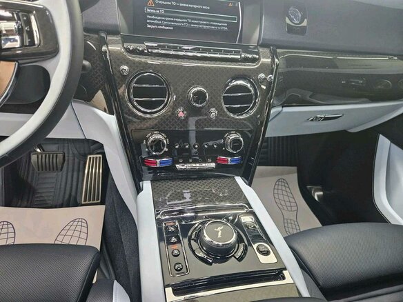 2023 Rolls-Royce Cullinan Black Badge I (Series I), синий, 47881000 рублей - вид 13