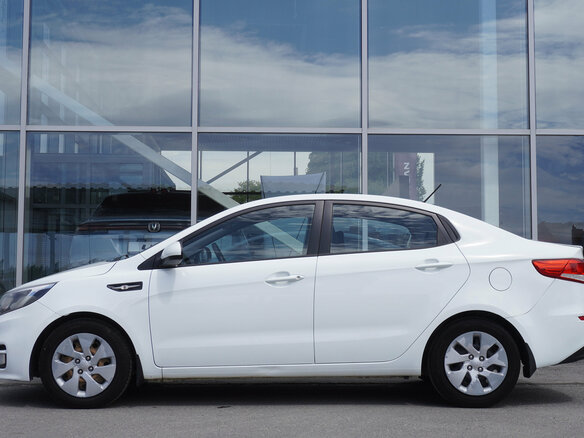 2015 Kia Rio III Рестайлинг, белый, 877000 рублей - вид 7