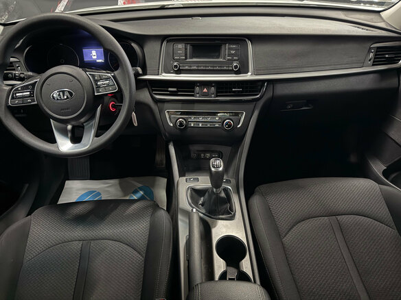 2019 Kia Optima IV Рестайлинг, белый, 1810000 рублей - вид 6