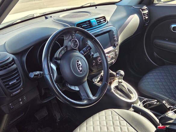 2017 Kia Soul II Рестайлинг, белый, 1490000 рублей - вид 7