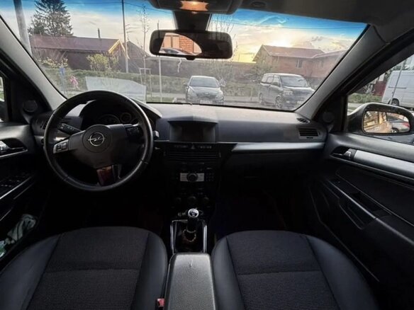 2011 Opel Astra H Рестайлинг, серебристый, 480000 рублей - вид 5