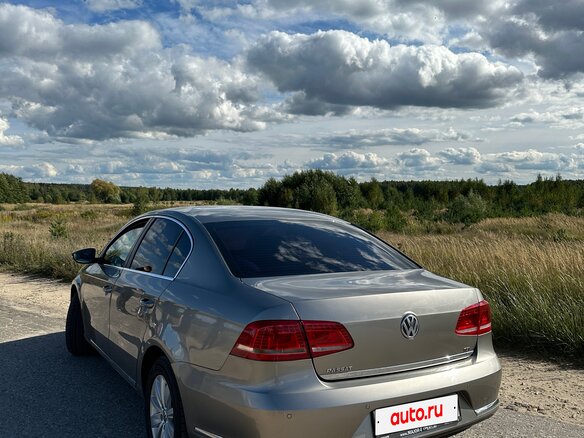 2013 Volkswagen Passat B7, бежевый, 915000 рублей - вид 10