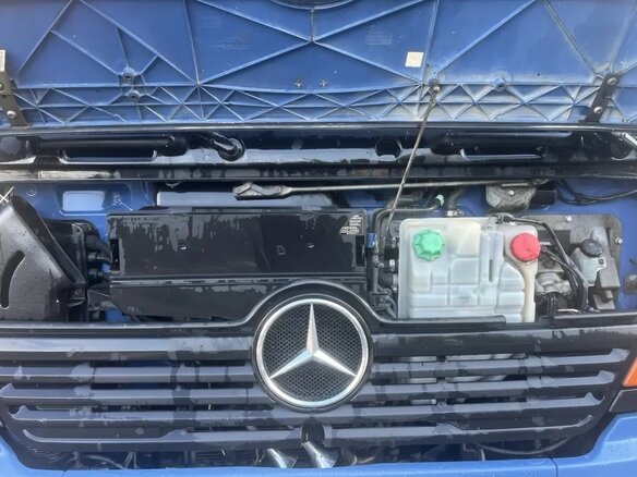 2004 Mercedes-Benz Atego, синий, 3400000 рублей - вид 3