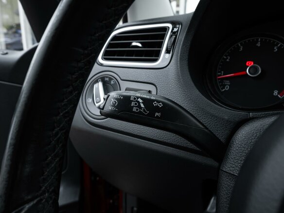 2019 Volkswagen Polo V Рестайлинг, красный - вид 15