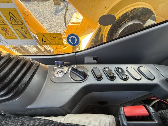 2017 Komatsu PC300, жёлтый, 7700000 рублей - вид 10