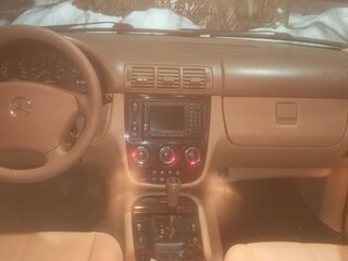 2002 Mercedes-Benz M-Класс 320 I (W163) Рестайлинг, чёрный, 950000 рублей, вид 2
