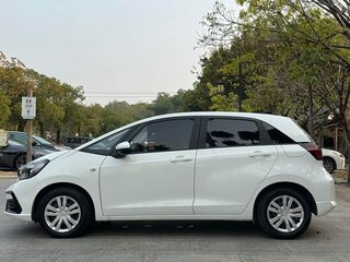 2021 Honda Fit IV, белый, 970000 рублей, вид 4
