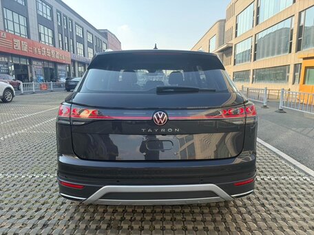 2022 Volkswagen Tayron I, чёрный, 2200000 рублей, вид 5