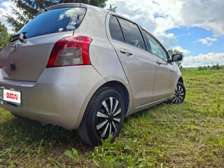 2005 Toyota Vitz II (XP90), розовый, 299999 рублей, вид 3