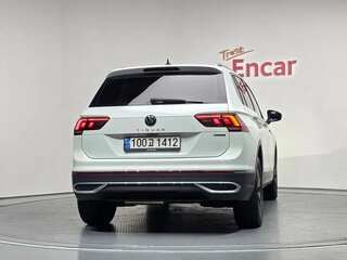 2022 Volkswagen Tiguan II Рестайлинг, белый, 3678000 рублей, вид 4