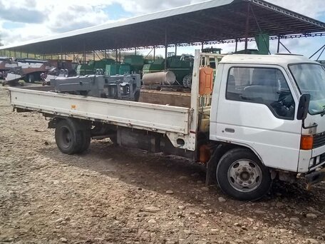 1991 Mazda Titan, белый, 900000 рублей, вид 3