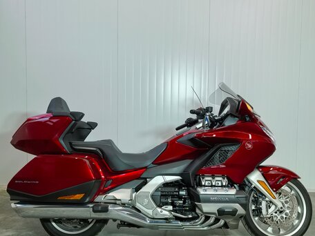 2019 Honda GL 1800 Gold Wing, красный, 2199000 рублей, вид 3