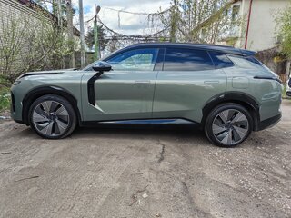 2023 Lynk & Co 08 39.6 kWh I, зелёный, 5700000 рублей, вид 4