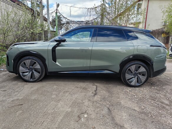 2023 Lynk & Co 08 39.6 kWh I, зелёный, 5700000 рублей - вид 3