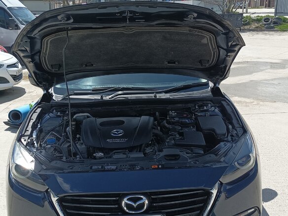 2017 Mazda Axela III Рестайлинг, синий, 1500000 рублей - вид 22