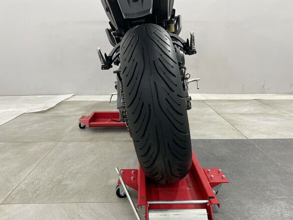2015 Yamaha MT-09 Tracer (FJ-09), чёрный, 679000 рублей - вид 17