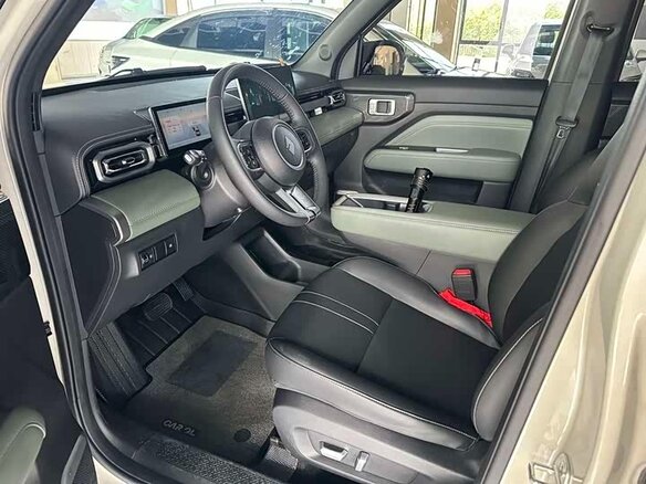 2025 Baojun Yep Plus, бежевый - вид 9