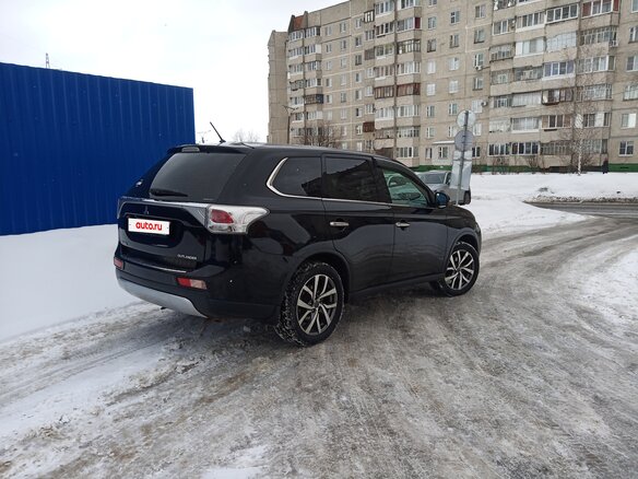 2014 Mitsubishi Outlander III Рестайлинг, чёрный, 1500000 рублей - вид 9