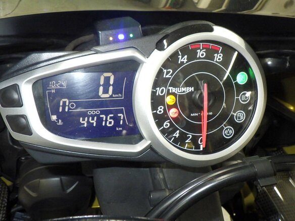 2013 Triumph Daytona 675, золотистый, 577000 рублей - вид 6