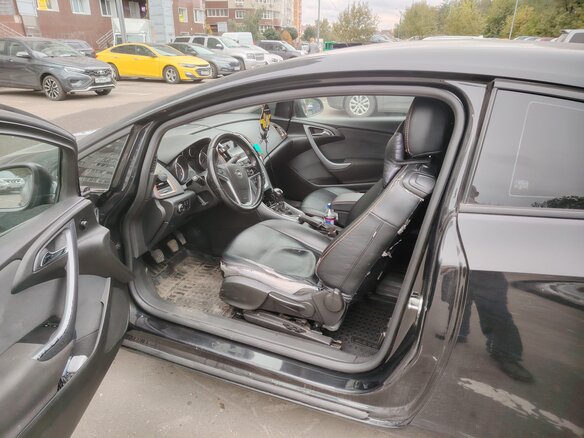 2013 Opel Astra GTC J Рестайлинг, чёрный, 680000 рублей - вид 10