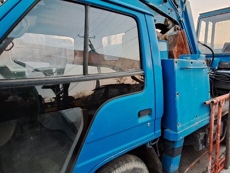 1989 Isuzu Колесные экскаваторы, синий, 2300000 рублей, вид 4
