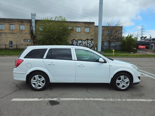 2011 Opel Astra H Рестайлинг, белый, 570000 рублей, вид 4