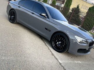 2009 BMW 7 серии 740i V (F01/F02/F04), серый, 1650000 рублей, вид 1