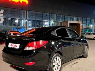 2013 Hyundai Solaris I, чёрный, 730000 рублей, вид 4