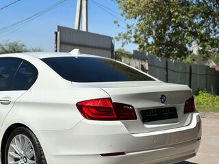 2011 BMW 5 серии 525d xDrive VI (F10/F11/F07), белый, 1940000 рублей, вид 2