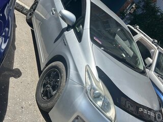 2012 Toyota Prius III Рестайлинг (XW30), серебристый, 810000 рублей, вид 4