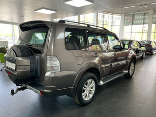 2013 Mitsubishi Pajero IV Рестайлинг 1, коричневый, 1820000 рублей, вид 4