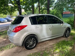 2012 Nissan Tiida I Рестайлинг, серебристый, 1300000 рублей, вид 5