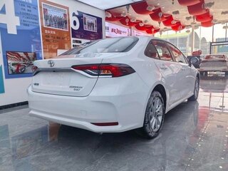2025 Toyota Corolla XII (E210), белый, 1900000 рублей, вид 4