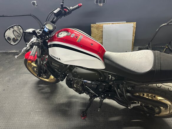 2020 Yamaha XSR700, красный, 835000 рублей - вид 10