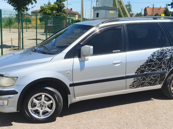 2003 Mitsubishi Space Wagon III, серебристый - вид 5