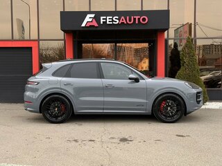 2026 Porsche Cayenne GTS Coupé III Рестайлинг, серый, 24790000 рублей, вид 4
