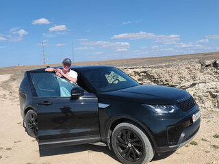 2017 Land Rover Discovery V, чёрный, 3185000 рублей, вид 2