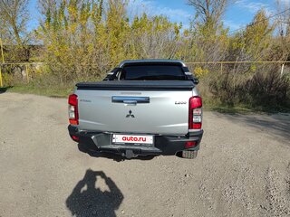2019 Mitsubishi L200 V Рестайлинг, серебристый, 2100000 рублей, вид 4