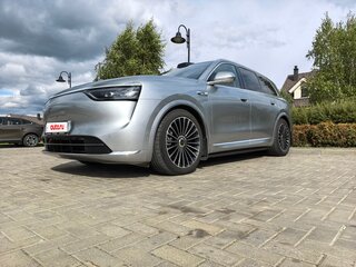 2025 Aito M8 53.4 kWh, серебристый, 8500000 рублей, вид 3