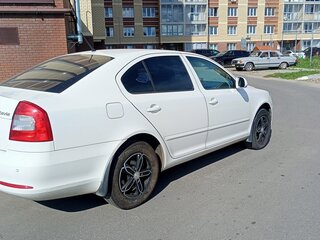 2013 Skoda Octavia II (A5) Рестайлинг, белый, 1500000 рублей, вид 3