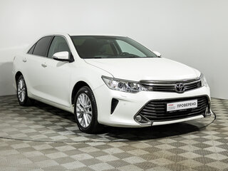 2015 Toyota Camry VII (XV50) Рестайлинг, белый, 2049700 рублей, вид 3