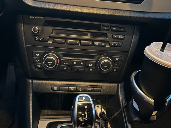 2013 BMW X1 20d I (E84) Рестайлинг, белый, 1450000 рублей - вид 12