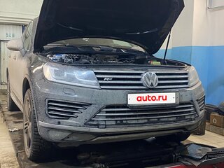 2016 Volkswagen Touareg II Рестайлинг, чёрный, 3100000 рублей, вид 2