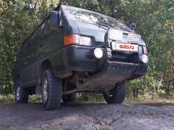 1993 Mitsubishi Delica III, зелёный, 850000 рублей - вид 5