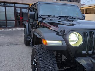 2019 Jeep Wrangler IV (JL), чёрный, 5600000 рублей, вид 3
