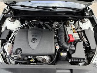 2018 Toyota Camry VIII (XV70), белый, 2850000 рублей, вид 4