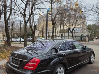 2010 Mercedes-Benz S-Класс 500 Long V (W221) Рестайлинг, чёрный, 1400000 рублей, вид 4